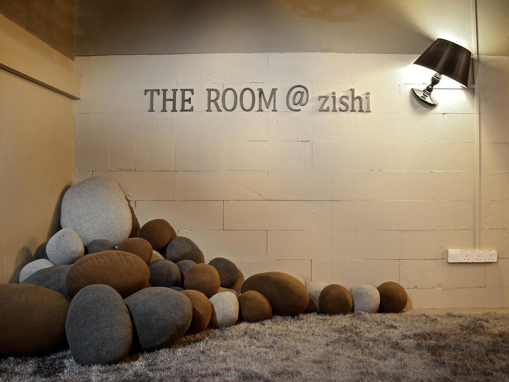 The Room @ Zishi Kota Bharu Exterior photo