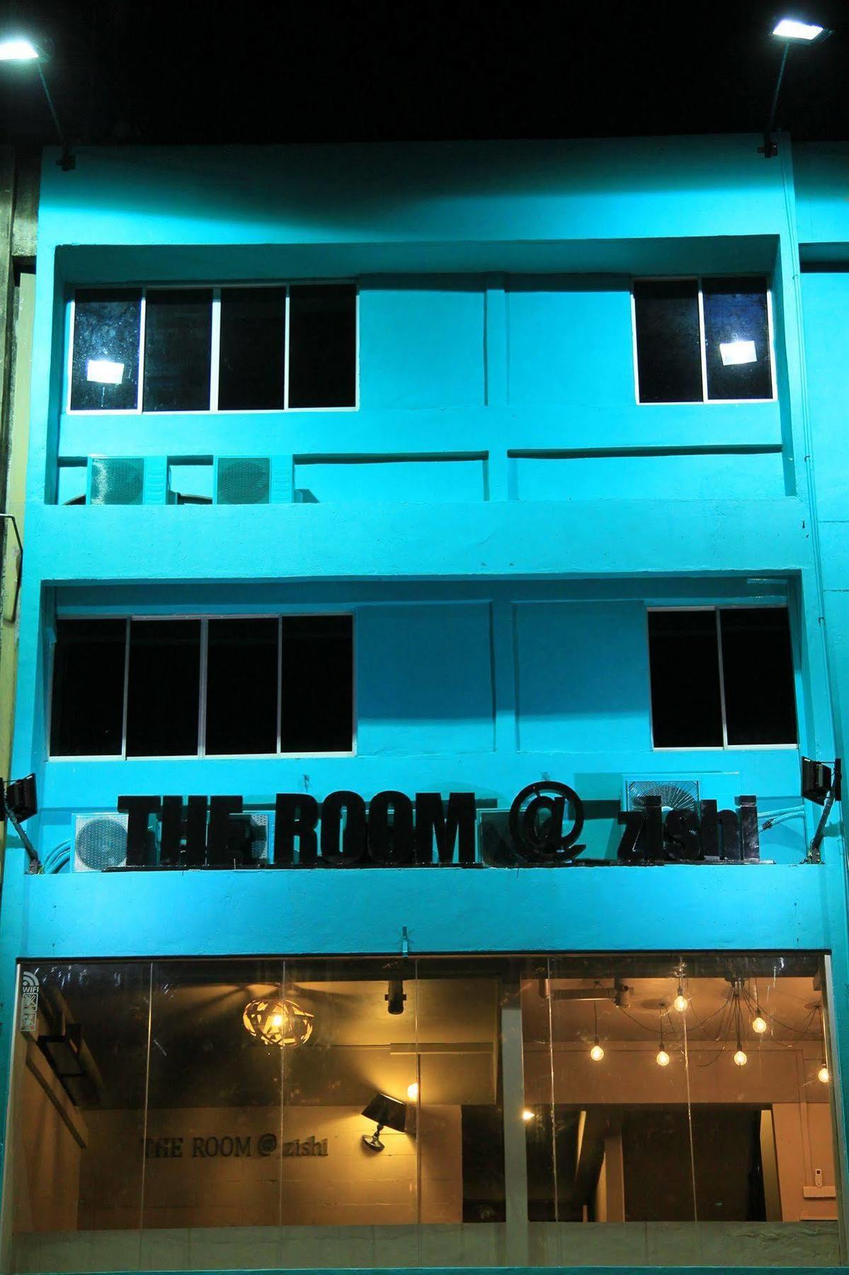 The Room @ Zishi Kota Bharu Exterior photo
